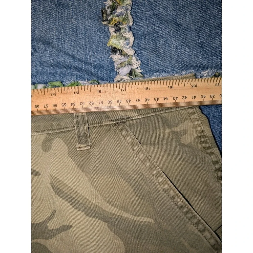 Wrangler‎ Camouflage Shorts Cargo Men's Size 40 Pockets Outdoors Relaxed Fit